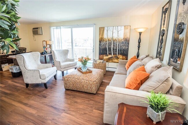 Building Photo - 1968 Sheridan Dr