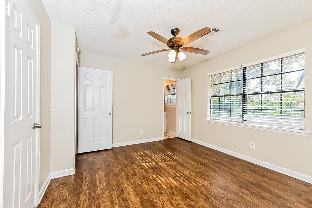 Building Photo - 107 Fairview Pl