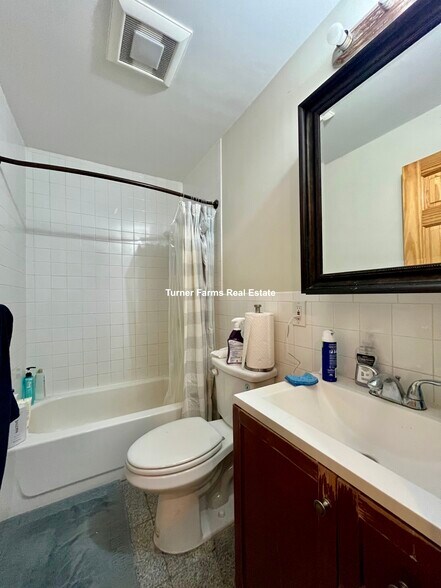 Building Photo - 179 Northampton St