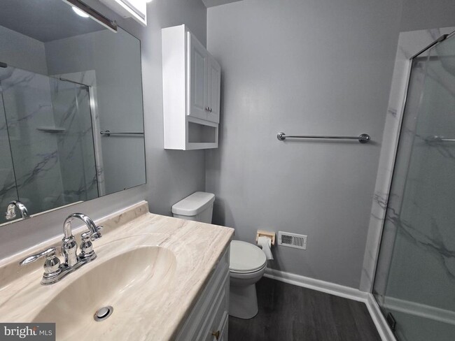 Building Photo - 878 WILLIAMS