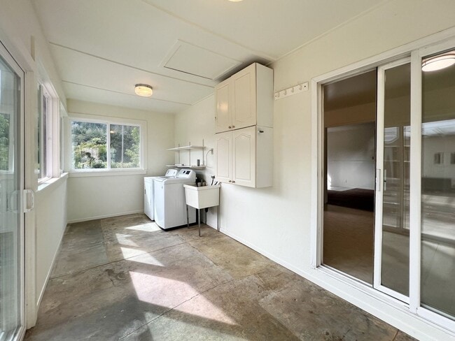 Building Photo - Three Bedroom St. Helena Home with Stunnin...