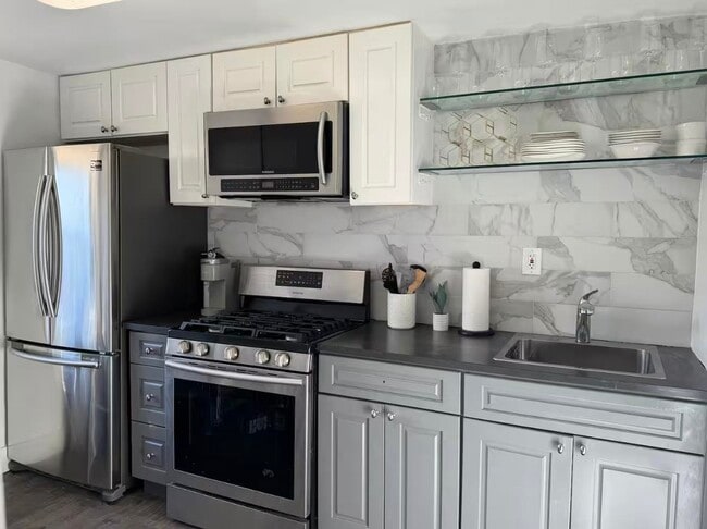 Building Photo - 298 4th St