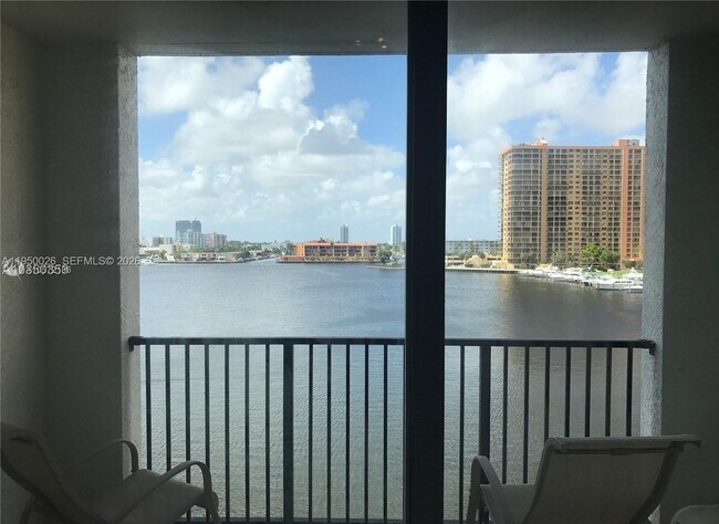 Building Photo - 17150 N Bay Rd