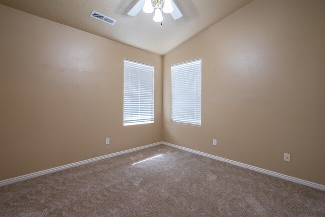 Building Photo - Dog Friendly 3 Bedroom Home In Painted Desert