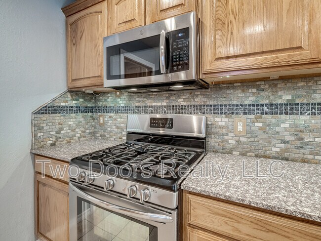 Building Photo - 3900 Hiddleston Cir