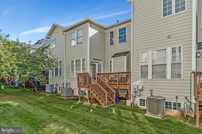 Building Photo - 20377 Cottswold Terrace