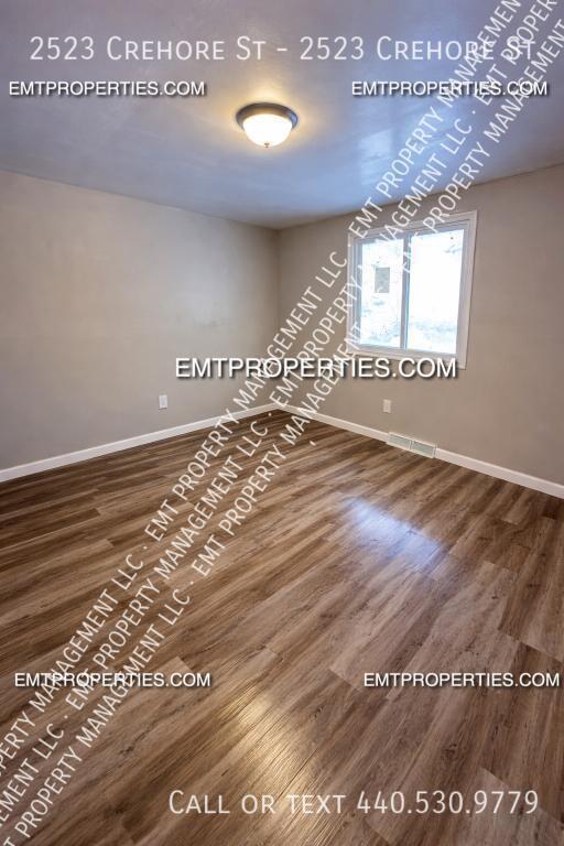 Building Photo - 2523 Crehore St