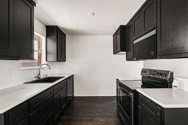 Building Photo - 1307 Lynnwood Dr