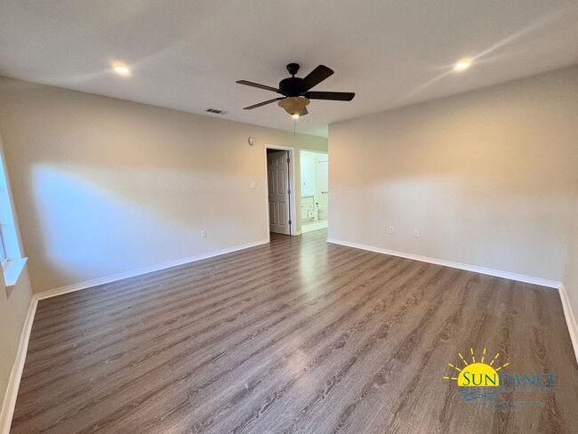 Building Photo - Renovated 3-Bedroom Home in Niceville – Pe...