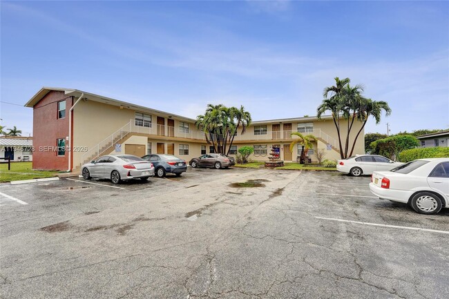 Building Photo - 111 SE 4th Ave