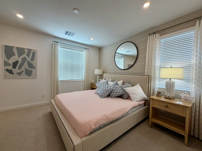 Building Photo - FULLY FURNISHED 3 BED 2.5 BATH 2 CAR GARAGE MODEL HOME FOR RENT IN CADENCE