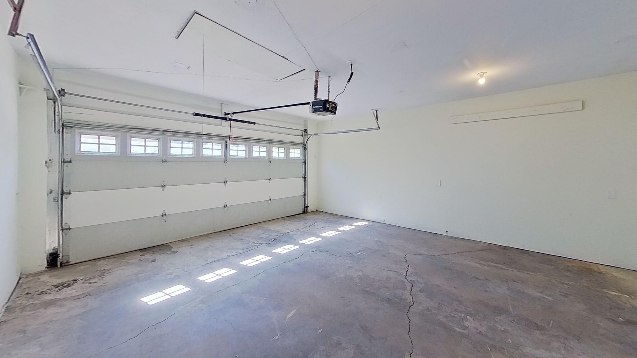 Building Photo - 1105 N Monaco Street Pky