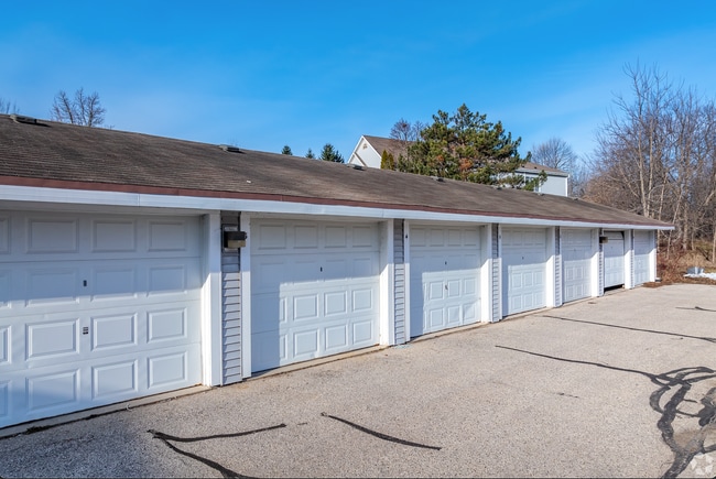 Building Photo - Marketing TitleModern 2-Bed/2-Bath Condo S...
