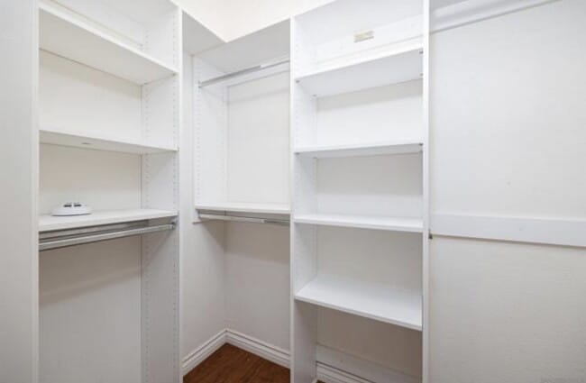 Building Photo - $2,750 - 1 Bed / 1 Bath Bottom Floor Beautiful Condo at Regents La Jolla