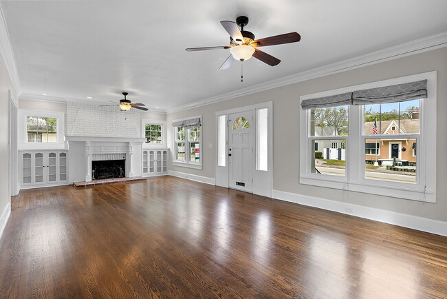 Building Photo - 134 22nd Ave N