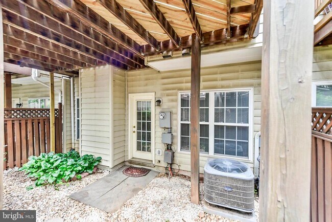 Building Photo - 8105 Quinn Terrace