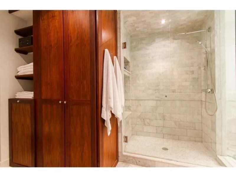 Building Photo - 1916 Greystone Rd NW