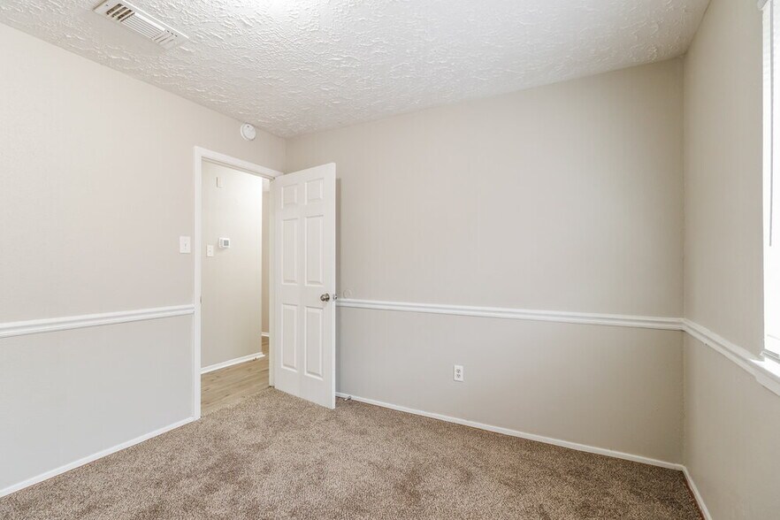 Building Photo - 3435 Cheaney Dr