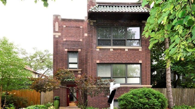 Primary Photo - 7319 N Bell Ave