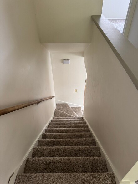 Building Photo - 5641 S 104th St