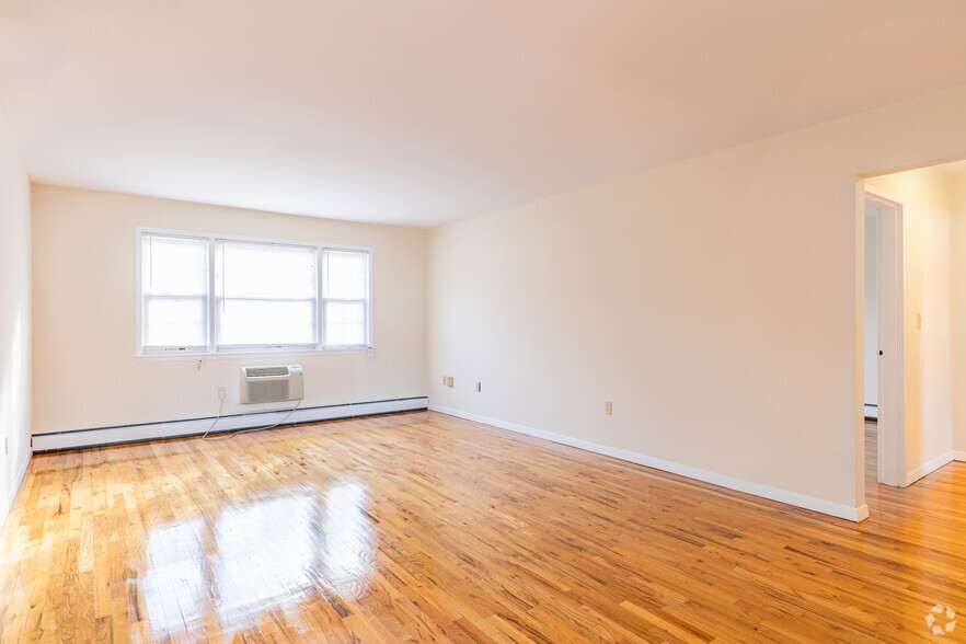 Living Room - Jackson House Apartments