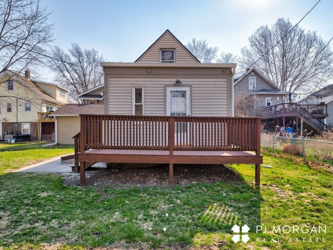Building Photo - 2122 S 35th Ave