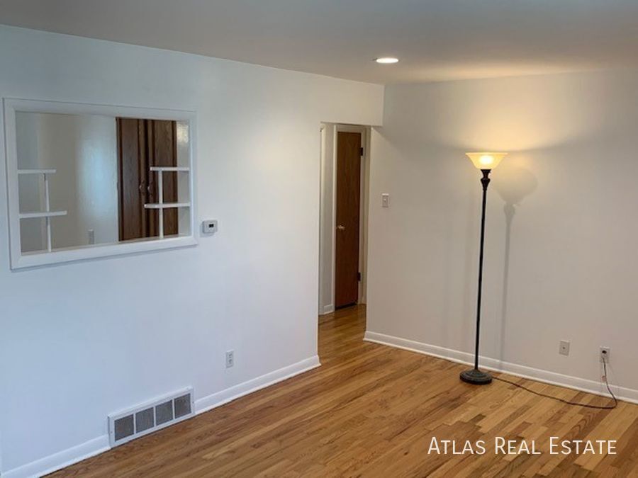 Building Photo - 12 Zenobia St