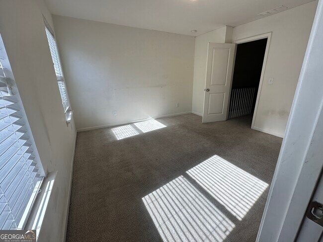 Building Photo - 882 Ambient Way