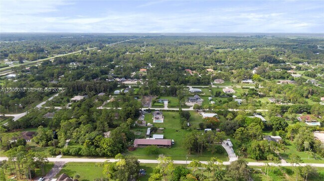 Building Photo - 17125 35th Pl N