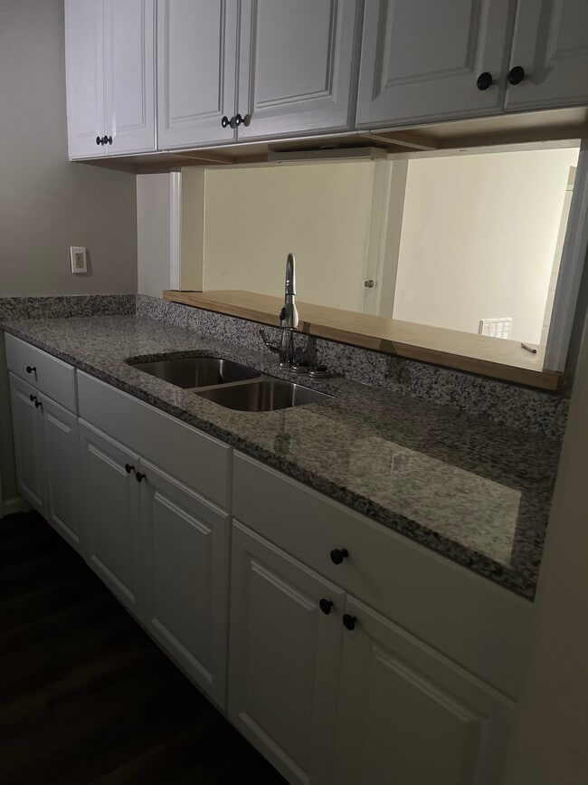 Building Photo - 2121 Briarcliff