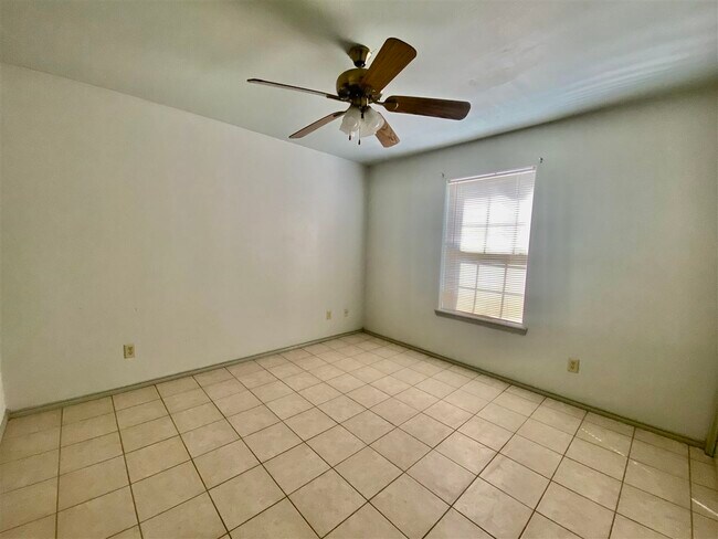 Building Photo - 507 Shiloh Dr