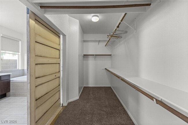 Building Photo - 8009 Clock Tower Ct