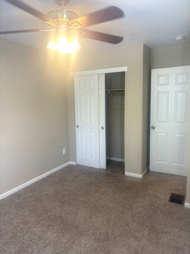 Building Photo - Beautiful 3-Bedroom Condo with Private Out...