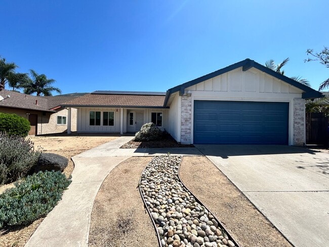 Building Photo - Beautiful 3BD/2BA w/ A/C, In-Unit Laundry, and 2-Car Attached Garage in San Carlos!