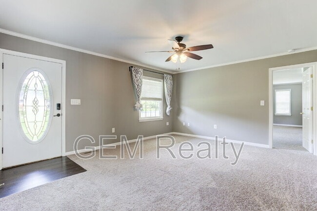Building Photo - 15617 Mockingbird Ln
