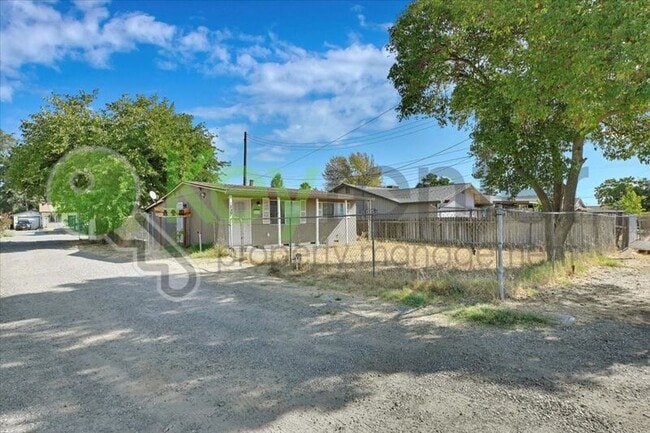 Primary Photo - 1127 Rood Ave