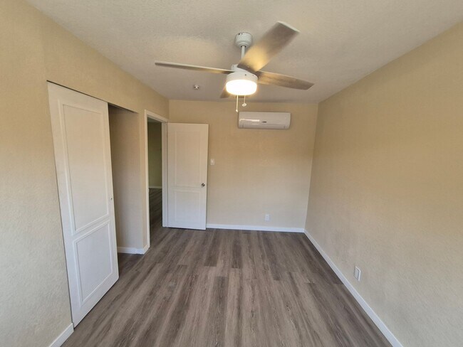 Building Photo - 4018 Sunrise Cove Dr