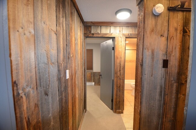 Building Photo - 3bed/2bath Condo, 10 minutes from Breck! Y...