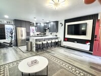 Building Photo - Upgraded One-Bedroom in Kensington