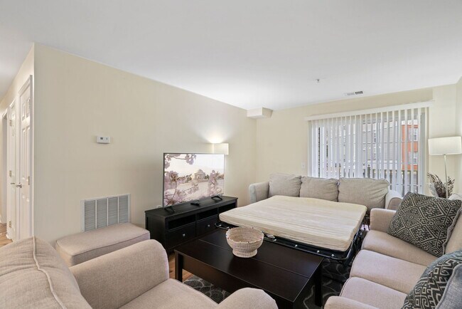 Building Photo - 501 Garrison Woods Dr