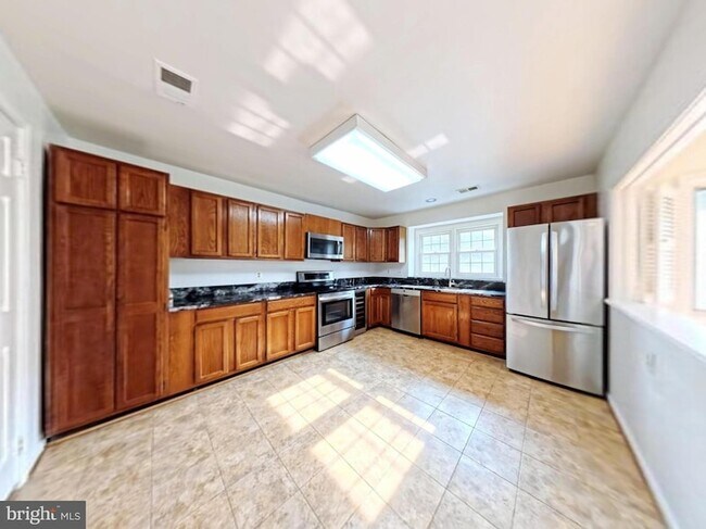 Building Photo - 10701 Kings Riding Way