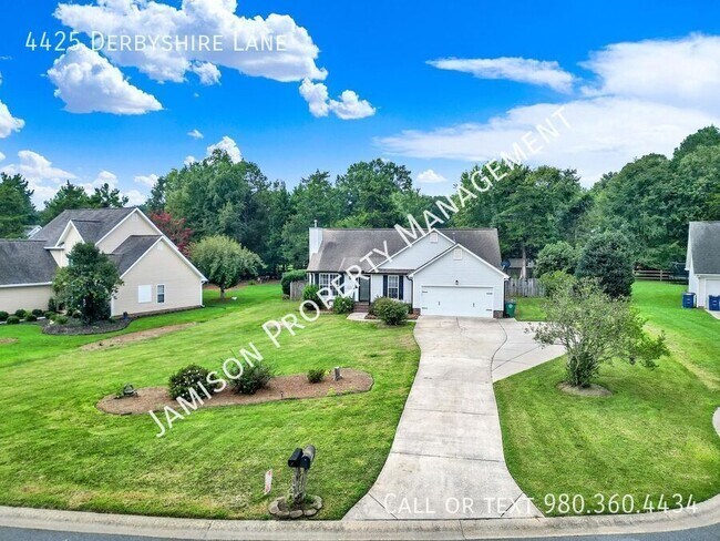 Building Photo - 4425 Derbyshire Ln
