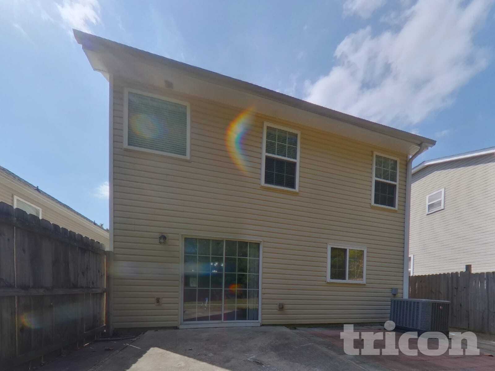 Building Photo - 401 Silver Spring St