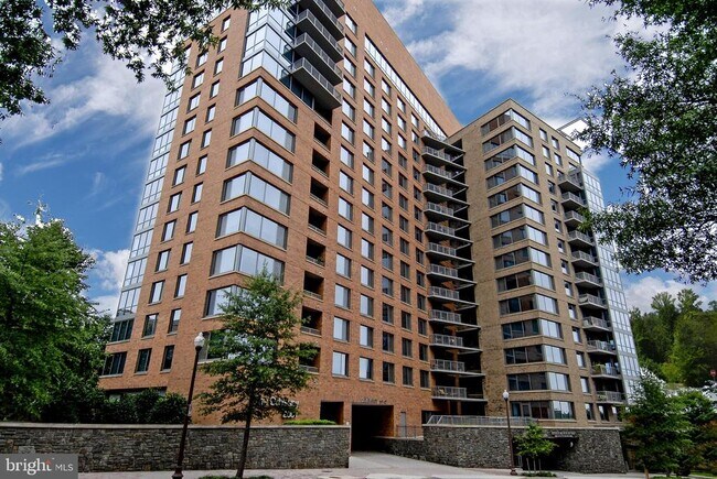 Building Photo - 2001 15th St N