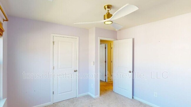 Building Photo - 354 Tavernier Ln