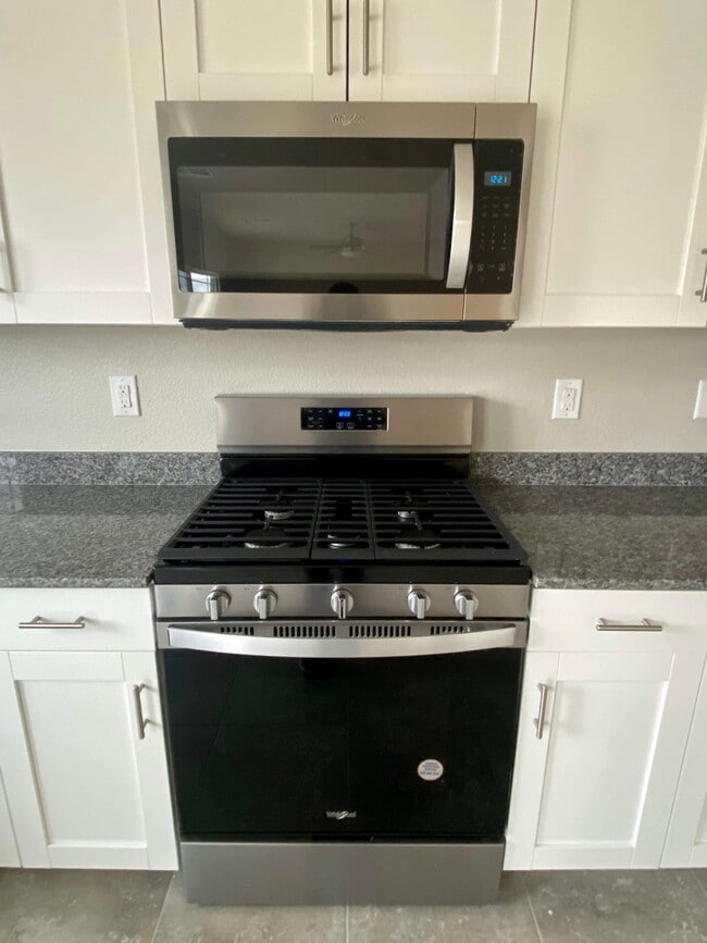 Building Photo - 3816 Antilia Ave