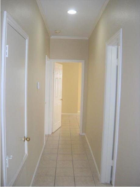 Building Photo - 704 W 21st St