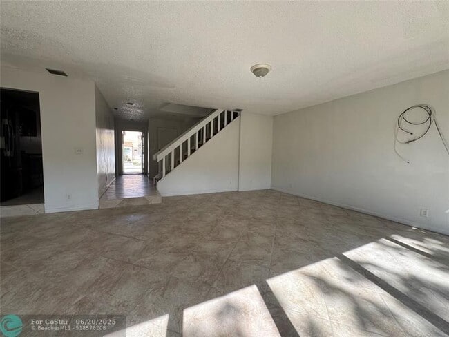 Building Photo - 834 NW 82nd Ave