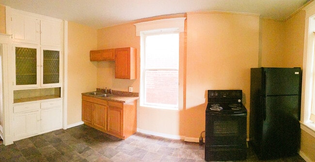 Building Photo - 2bed/1bath Apartment Conveniently Located!  Affordable!