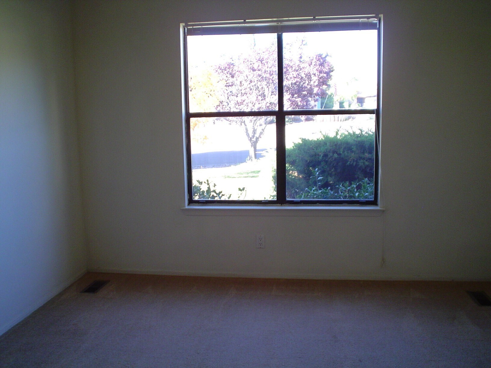 Building Photo - 8512 Liberty Dr NE